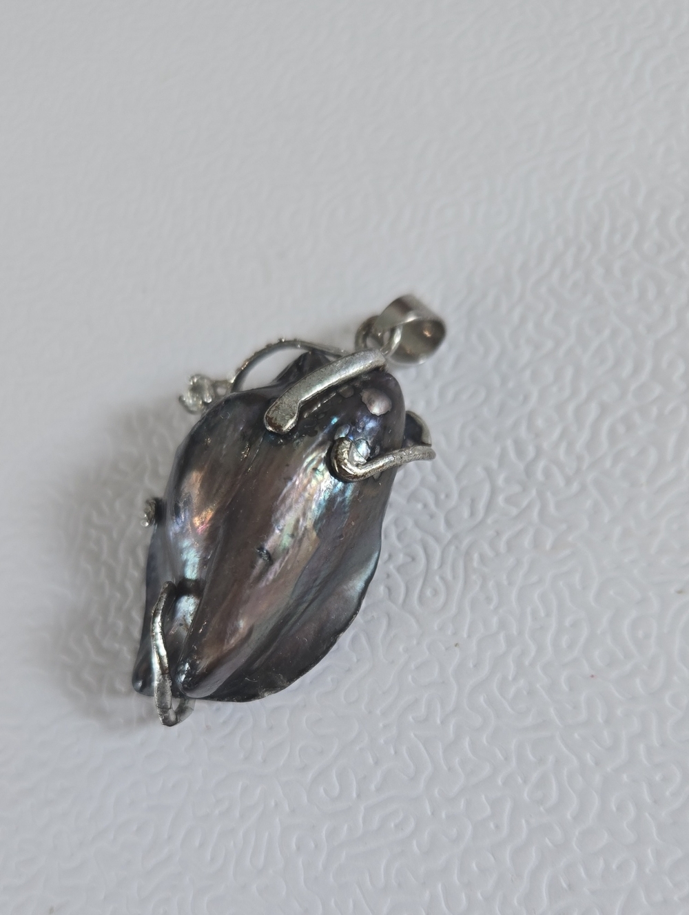 925 Sterling Silver Black Pearl Shell Pendant - Iridescent Black